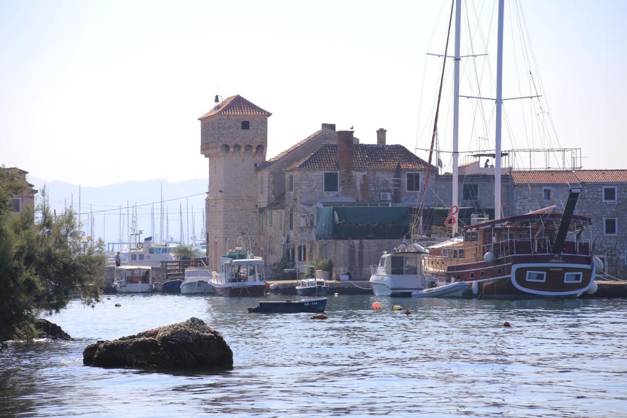 Apartments With A Parking Space Kastel Gomilica, Kastela - 21138 Extérieur photo