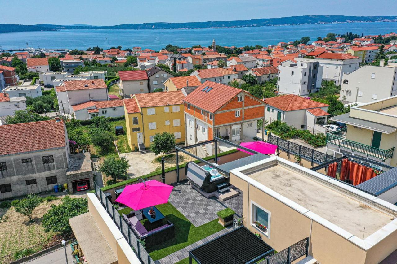 Apartments With A Parking Space Kastel Gomilica, Kastela - 21138 Extérieur photo