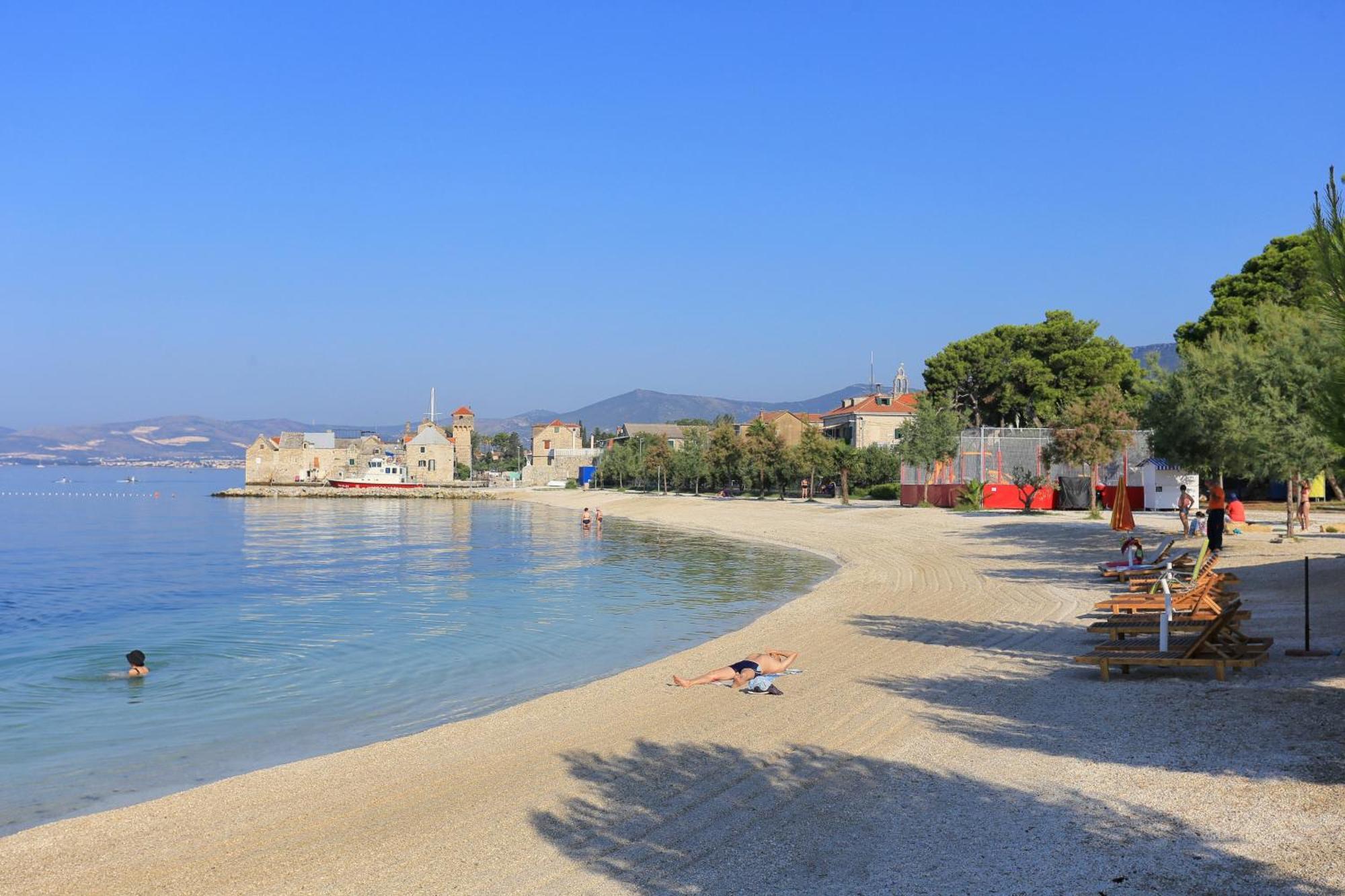 Apartments With A Parking Space Kastel Gomilica, Kastela - 21138 Extérieur photo